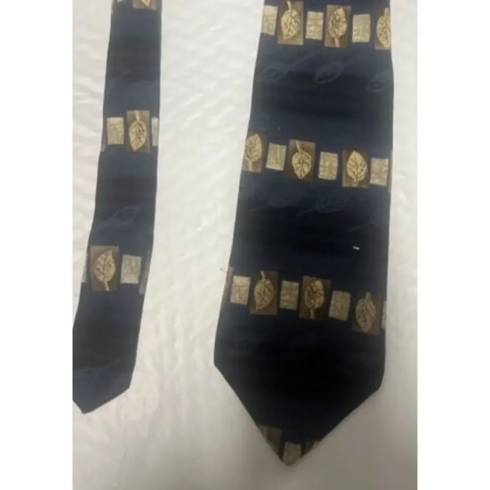417 by Van Heusen Silk‎ Floral Tie